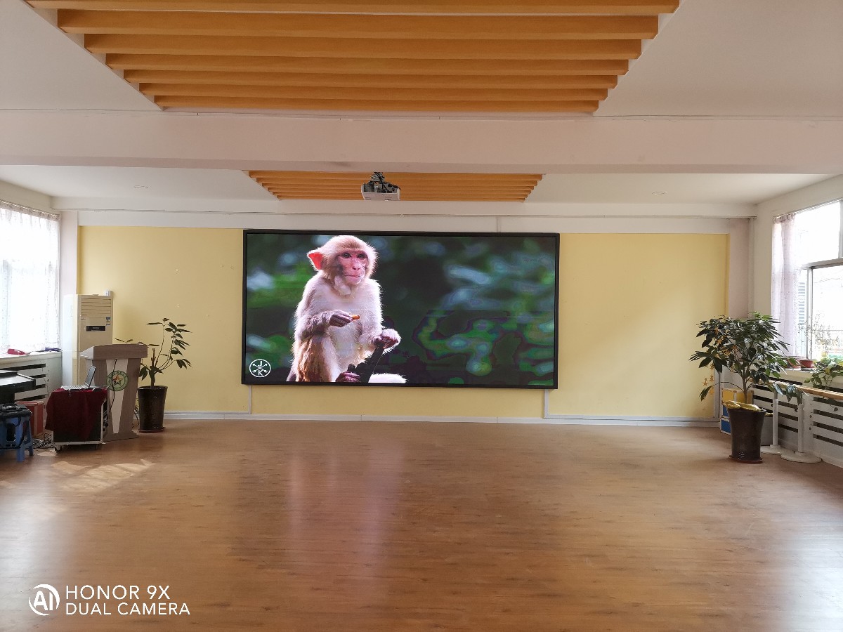 濰坊市某學(xué)校室內(nèi)全彩屏完工，抗擊疫情，做好防護(hù)！